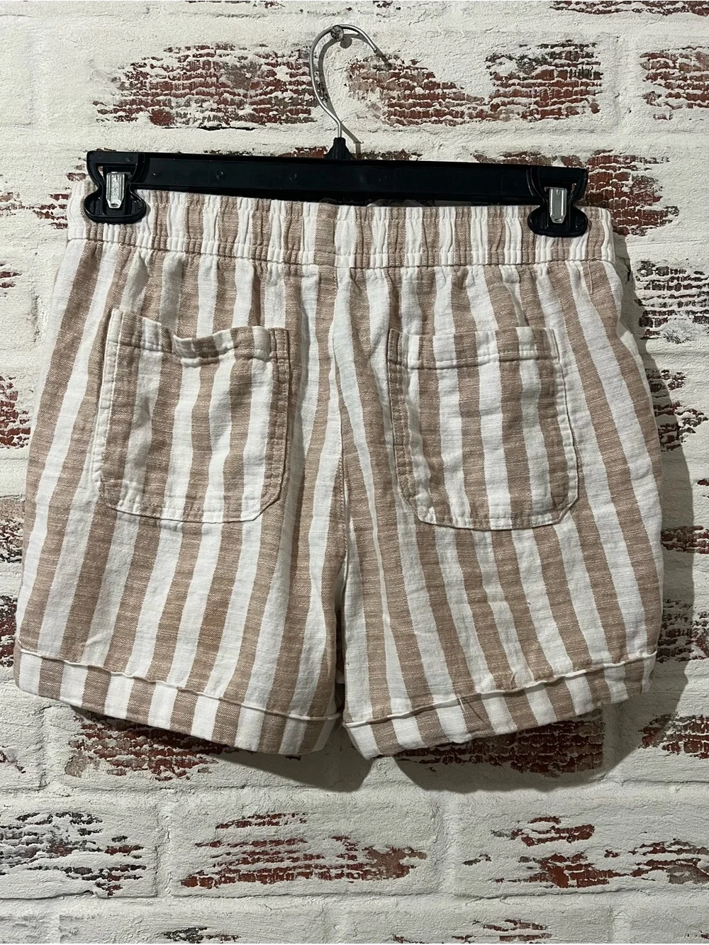 Old Navy Women's Linen Blend Striped Shorts Sz Small Tan White Elastic Waist